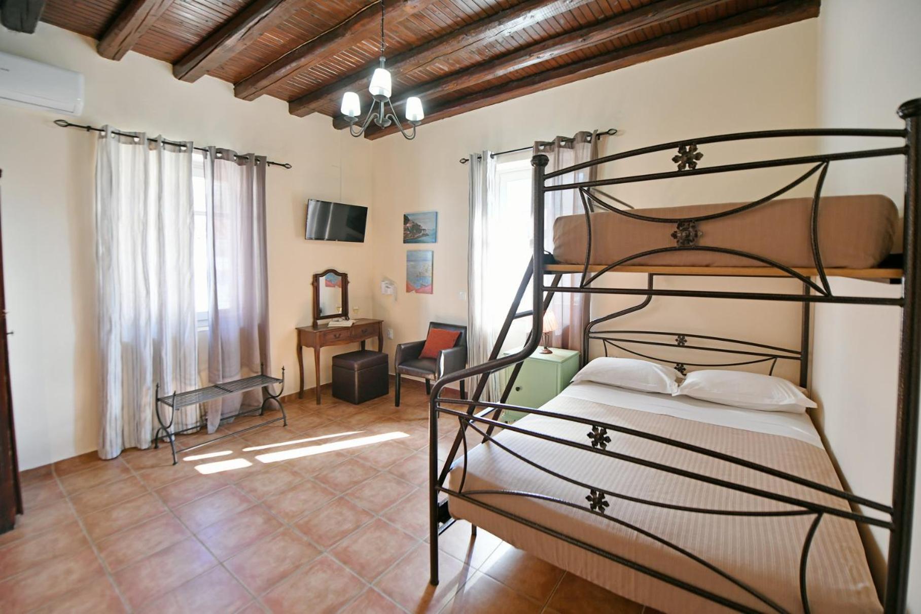 Athina Guesthouse Hydra  Exterior foto